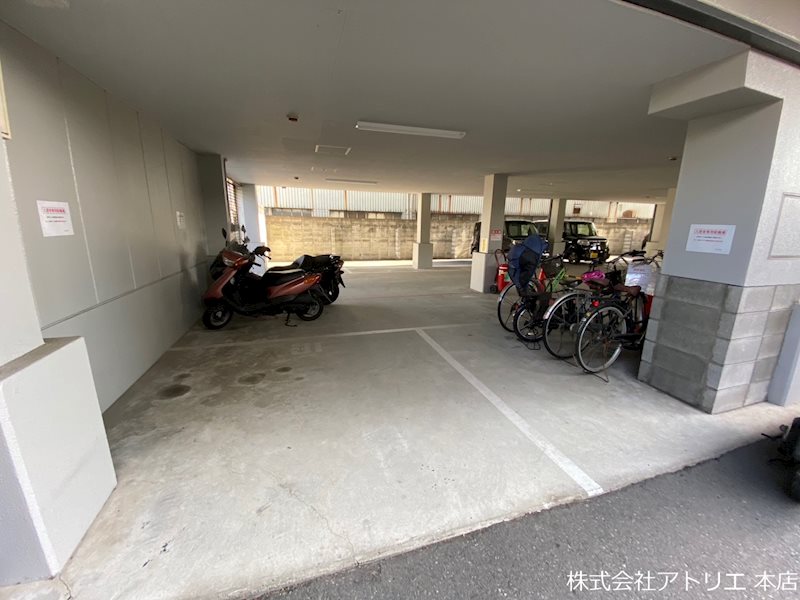 レジデンス藤戸 駐輪場