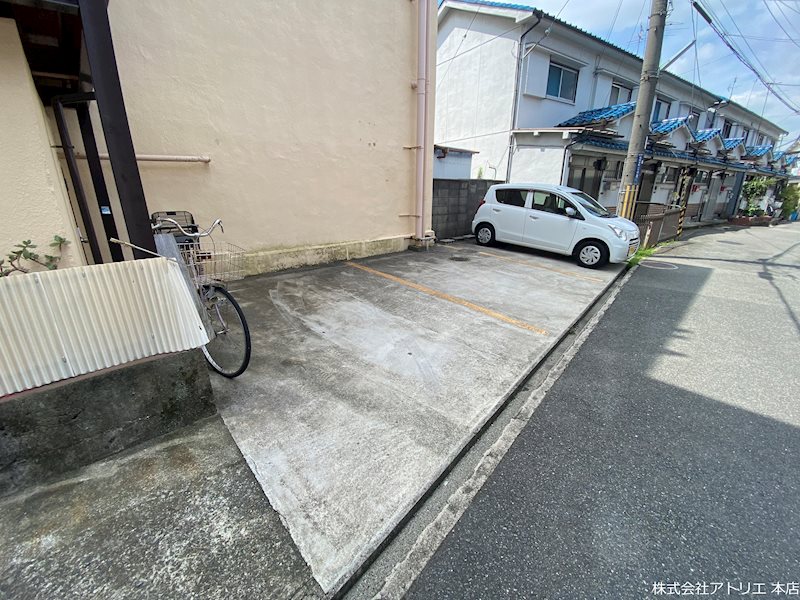 村田マンション 駐車場