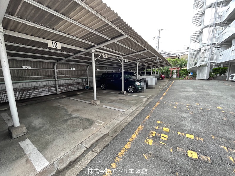 シャトー寿楽 駐車場